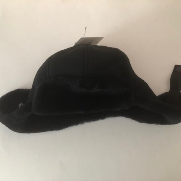 UGG ​genuine shearling suede black trapper hat. Aviator. Sheepskin. Medium - Picture 10 of 13